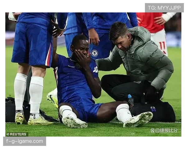 英超红牌风波引众怒 裁判判罚尺度再成焦点