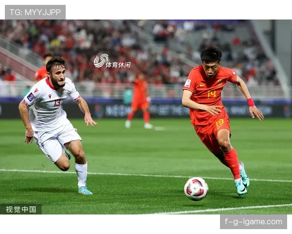 亚洲杯卡塔尔争议再起：裁判判罚引热议，球队表现亮眼成焦点