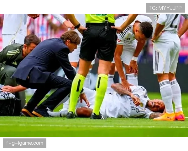 皇马内部矛盾激化，豪华战舰如何走出战术困局争霸欧洲？